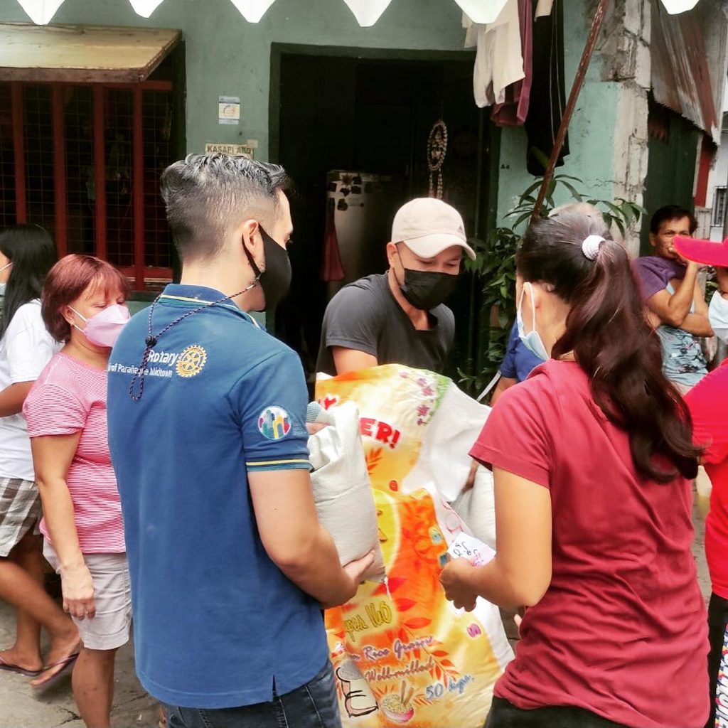 Rotary paranaque midtown rice donation